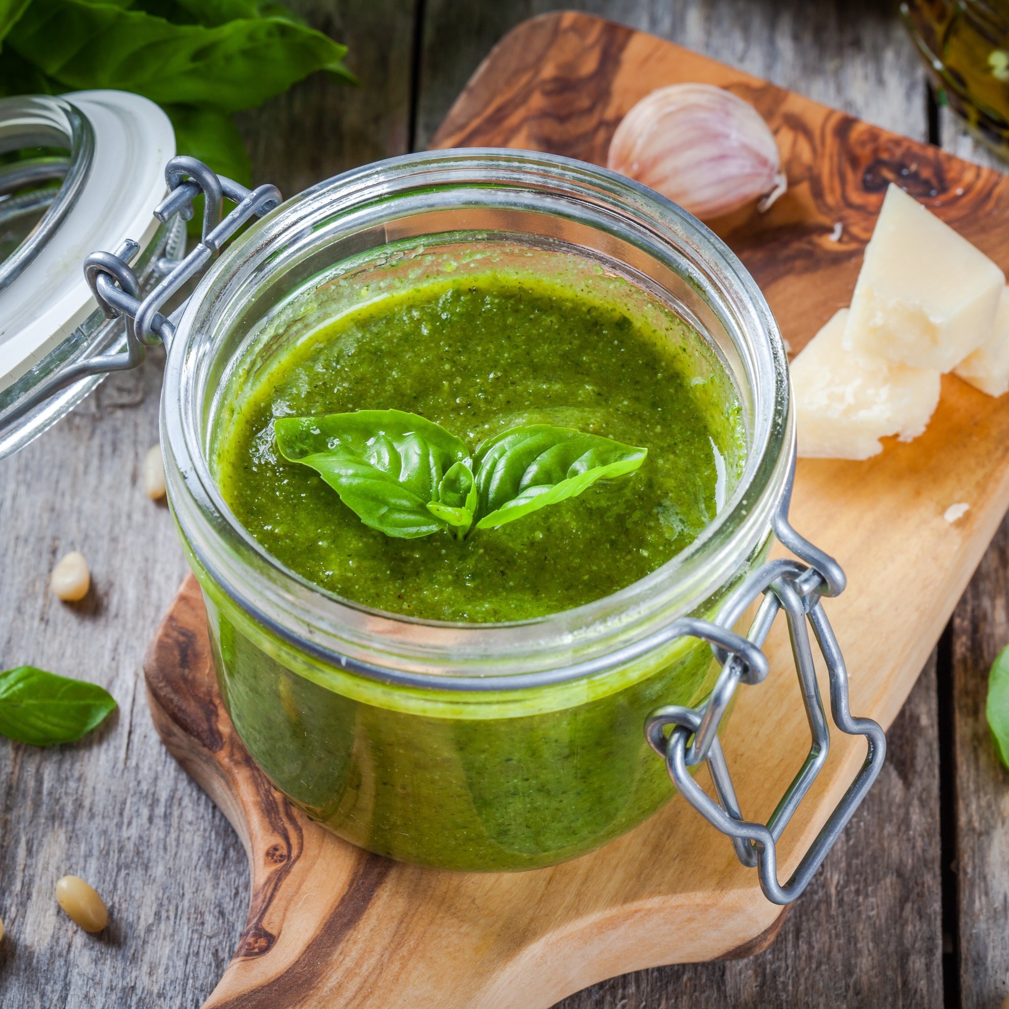 Bazalkové pesto